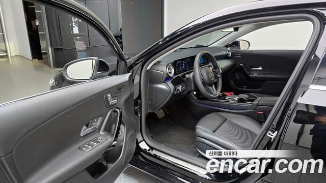 Mercedes-Benz A-Class 2020 — Şəkil 11/20