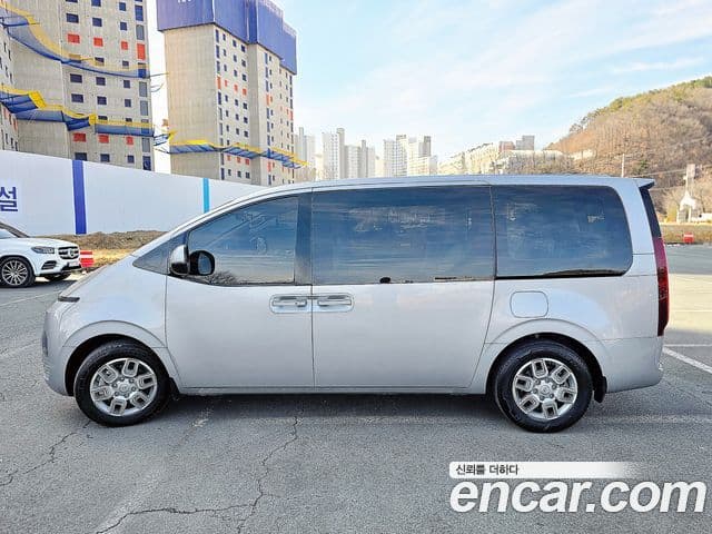Hyundai Staria 2023 — Şəkil 2/20