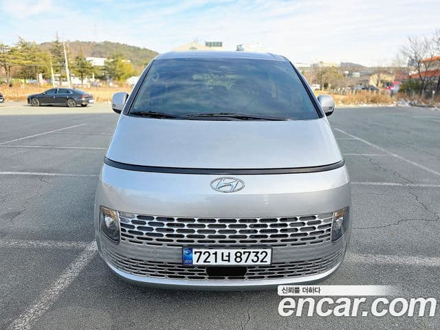 Hyundai Staria 2023 — Şəkil 3/20