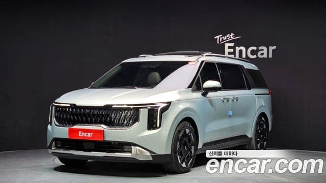 Kia Carnival 2023 — ფოტო 1/20