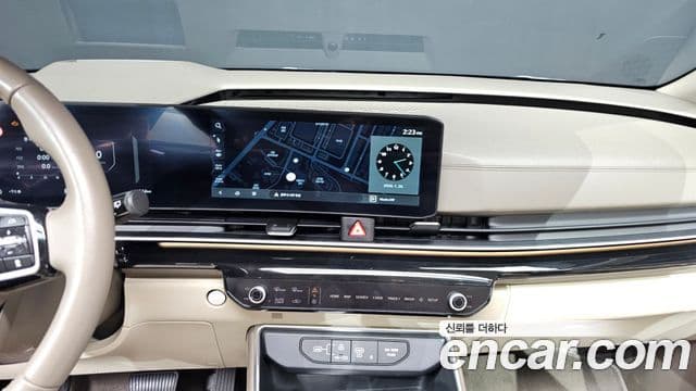 Kia Carnival 2023 — ფოტო 14/20