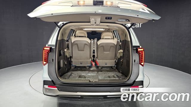 Kia Carnival 2023 — ფოტო 20/20