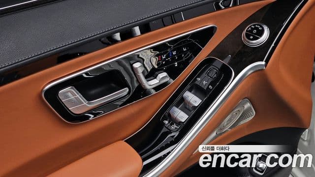 Mercedes-Benz S-Class 2022 — ფოტო 17/20