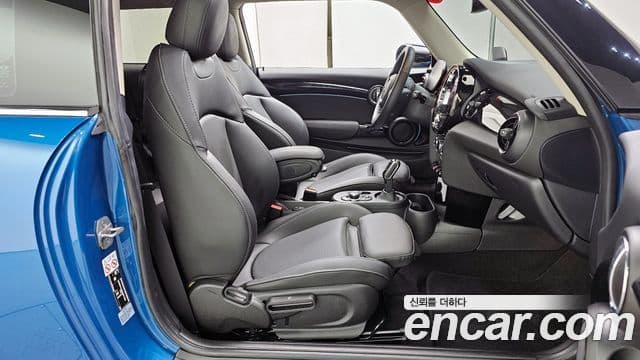 Mini Cooper S 2022 — фото 11 из 20
