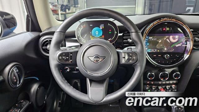 Mini Cooper S 2022 — фото 13 из 20