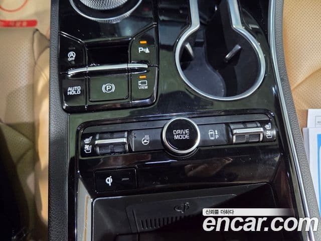 Kia K5 2023 — ფოტო 8/20