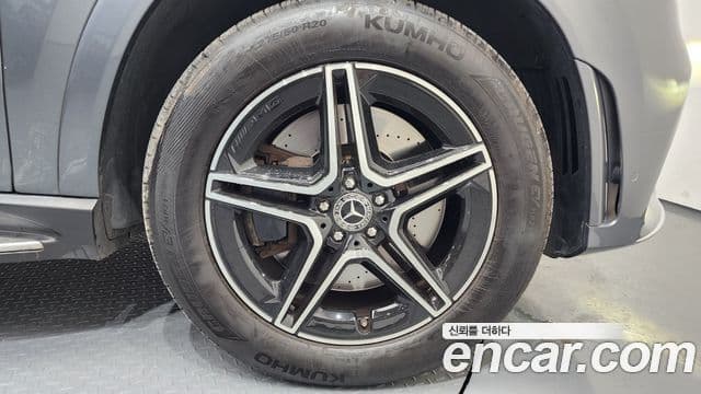 Mercedes-Benz GLE-Class 2021 — ფოტო 17/20