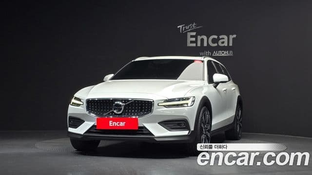 Volvo V60 Cross Country 2021 — Şəkil 10/20
