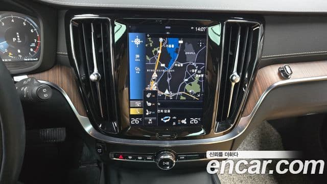 Volvo V60 Cross Country 2021 — Şəkil 2/20