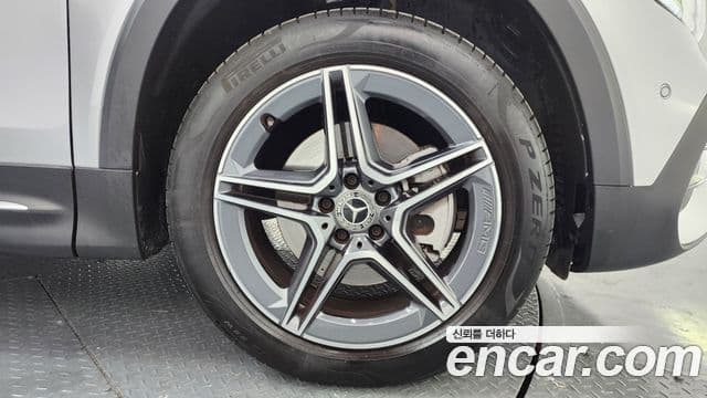 Mercedes-Benz GLB-Class 2023 — фото 5 из 20