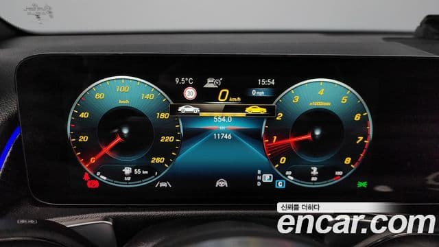 Mercedes-Benz GLB-Class 2023 — ფოტო 8/20