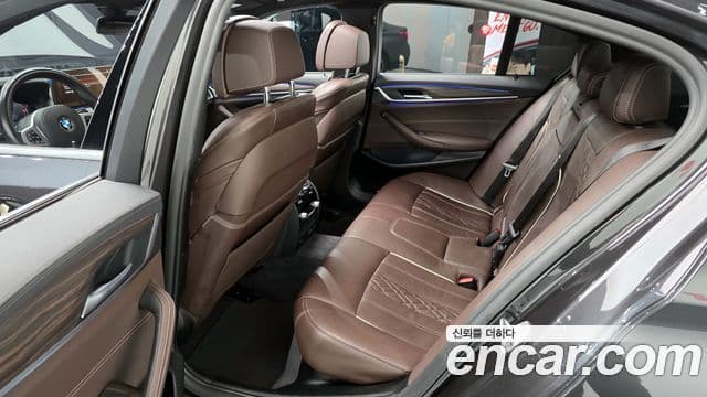 BMW 5 Series 2021 — Şəkil 12/20