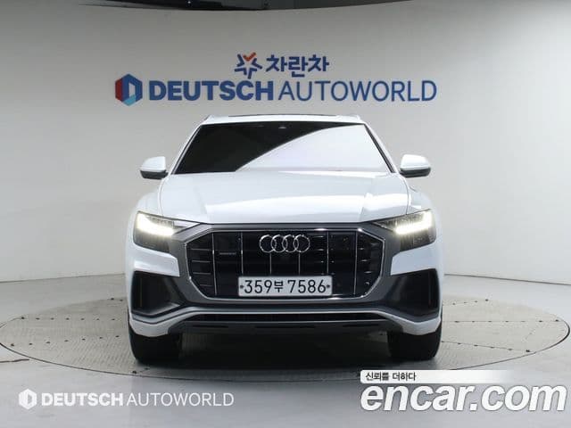 Audi Q8 2020 — Photo 1/20
