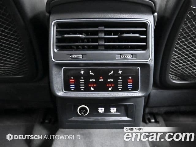 Audi Q8 2020 — Photo 9/20