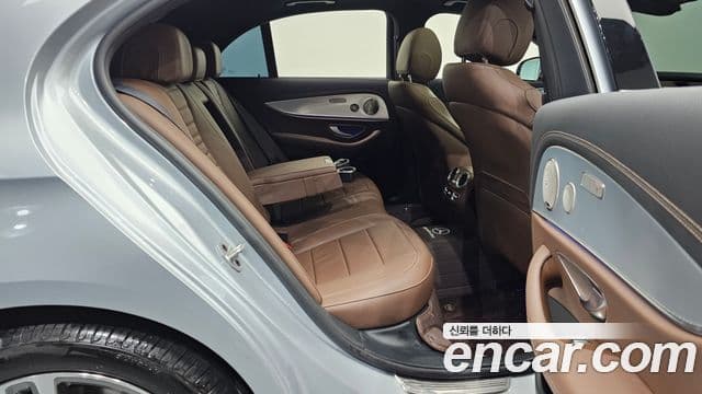 Mercedes-Benz E-Class 2021 — Şəkil 12/20