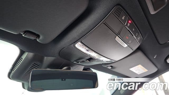 Mercedes-Benz E-Class 2021 — фото 17 из 20