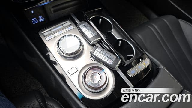 Genesis Electrified G80 2024 — Şəkil 9/20