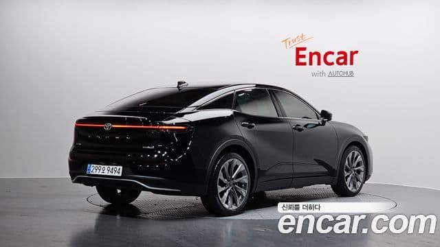 Toyota Crown Crossover 2023 — ფოტო 2/20