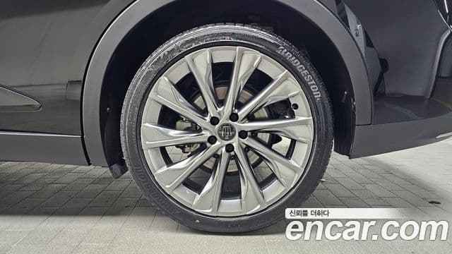 Toyota Crown Crossover 2023 — ფოტო 5/20