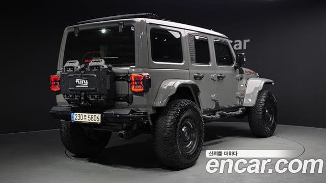 Jeep Wrangler 2022 — ფოტო 2/20