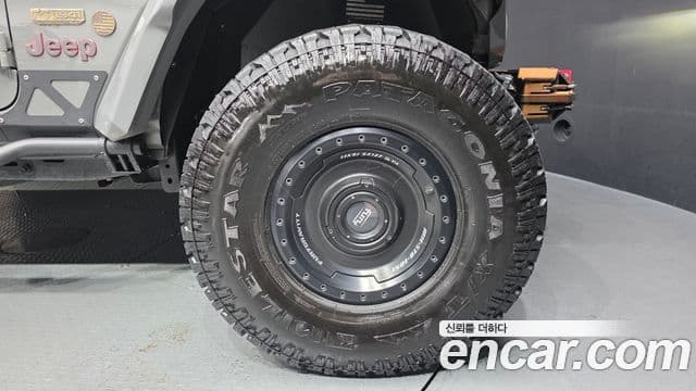Jeep Wrangler 2022 — ფოტო 5/20