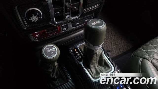 Jeep Wrangler 2022 — ფოტო 9/20
