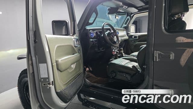 Jeep Wrangler 2022 — ფოტო 10/20