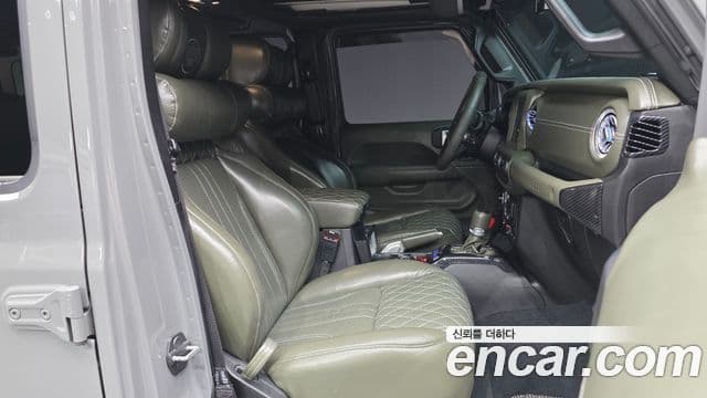 Jeep Wrangler 2022 — ფოტო 11/20