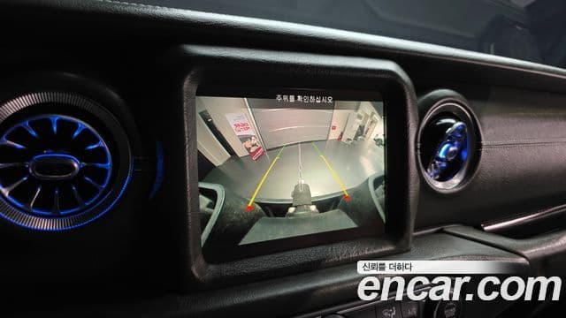 Jeep Wrangler 2022 — ფოტო 15/20
