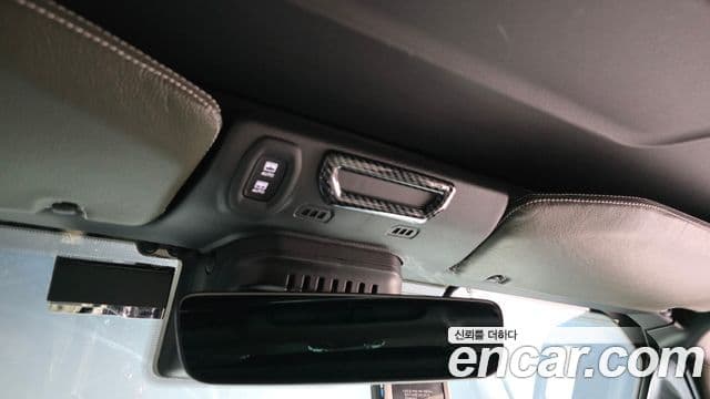 Jeep Wrangler 2022 — ფოტო 19/20