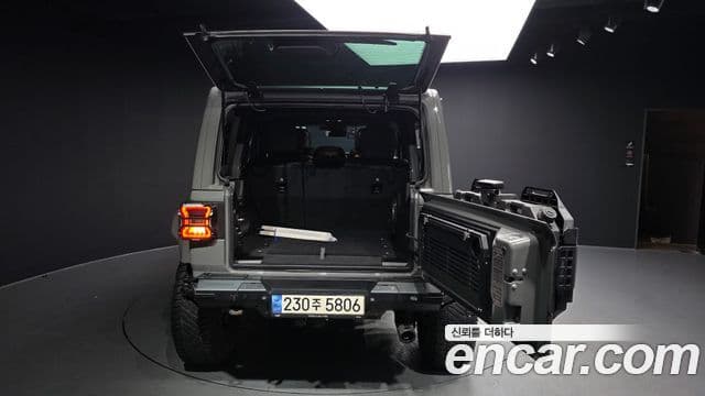 Jeep Wrangler 2022 — ფოტო 20/20