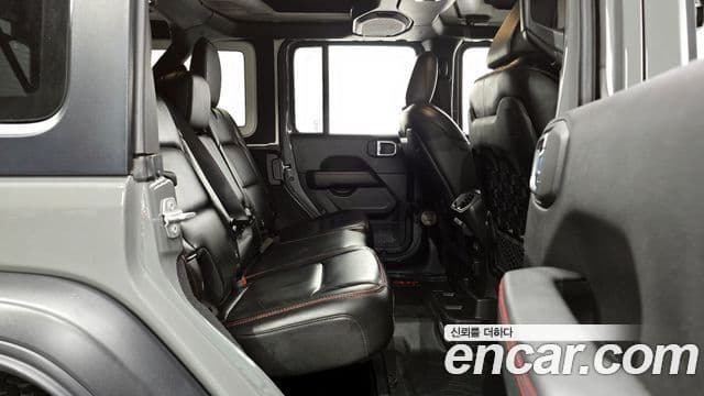 Jeep Wrangler 2021 — ფოტო 12/20