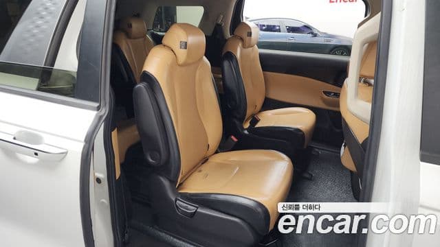 Kia Carnival 2020 — Şəkil 12/20