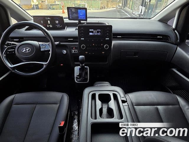 Hyundai Staria 2021 — Photo 15/20
