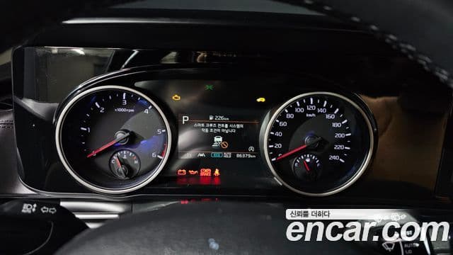 Kia Carnival 2022 — Фото 8/20