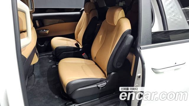 Kia Carnival 2022 — Фото 12/20
