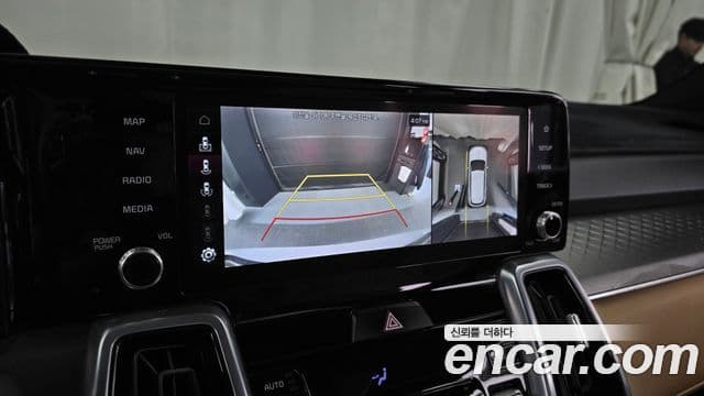 Kia Sorento 2021 — ფოტო 15/20