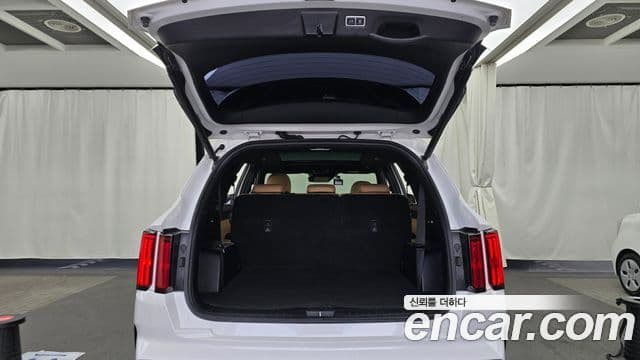 Kia Sorento 2021 — ფოტო 20/20