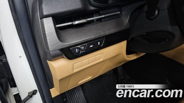 Kia Carnival 2021 — Şəkil 18/20