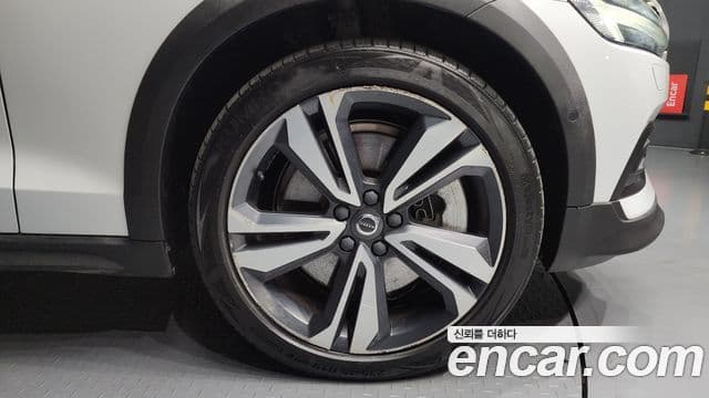 Volvo V60 Cross Country 2021 — Photo 14/20