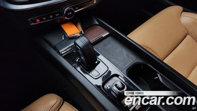 Volvo V60 Cross Country 2021 — Photo 10/20