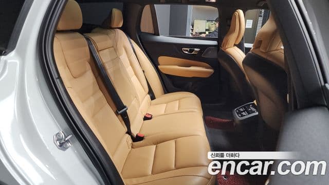 Volvo V60 Cross Country 2021 — Photo 3/20