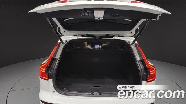 Volvo V60 Cross Country 2021 — Photo 20/20