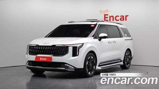 Kia Carnival 2023 — ფოტო 1/20