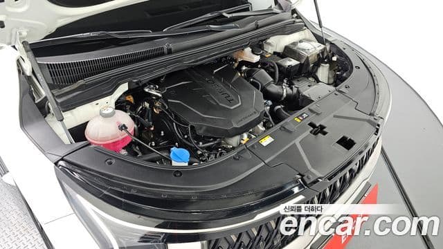 Kia Carnival 2023 — ფოტო 6/20