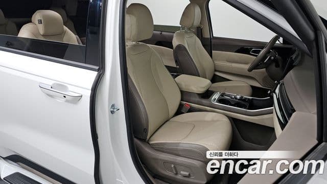 Kia Carnival 2023 — ფოტო 10/20