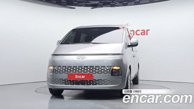 Hyundai Staria 2023 — ფოტო 3/20