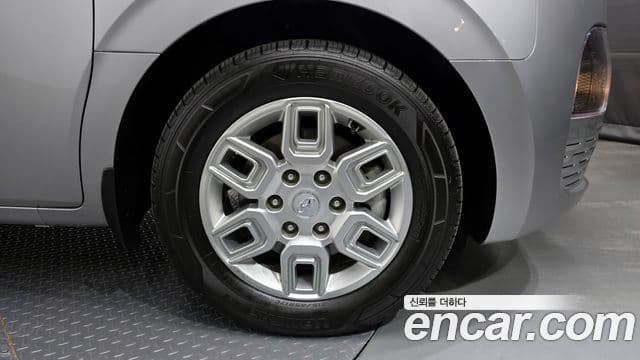 Hyundai Staria 2023 — ფოტო 5/20