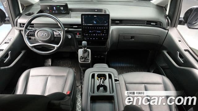 Hyundai Staria 2023 — ფოტო 7/20