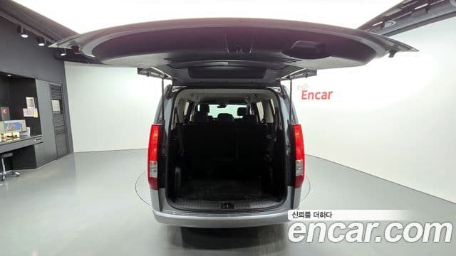 Hyundai Staria 2023 — ფოტო 20/20